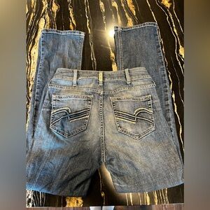 Women’s Ariat Jeans.